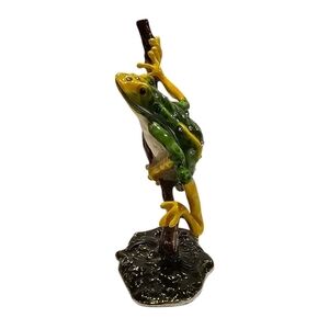 Tree Frog Enameled Pewter Trinket/Jewelry Box Hand-painted/Austrain Crystals